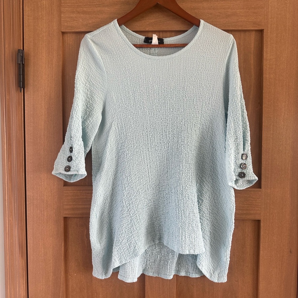 Yushi Light Blue 3/4 Sleeve Gauzy Tunic Blouse Buttons Women’s size Medium